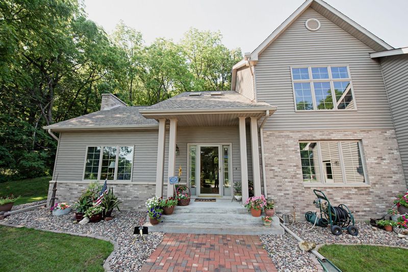 41971 Spillway Dr, Winona, MN 55987