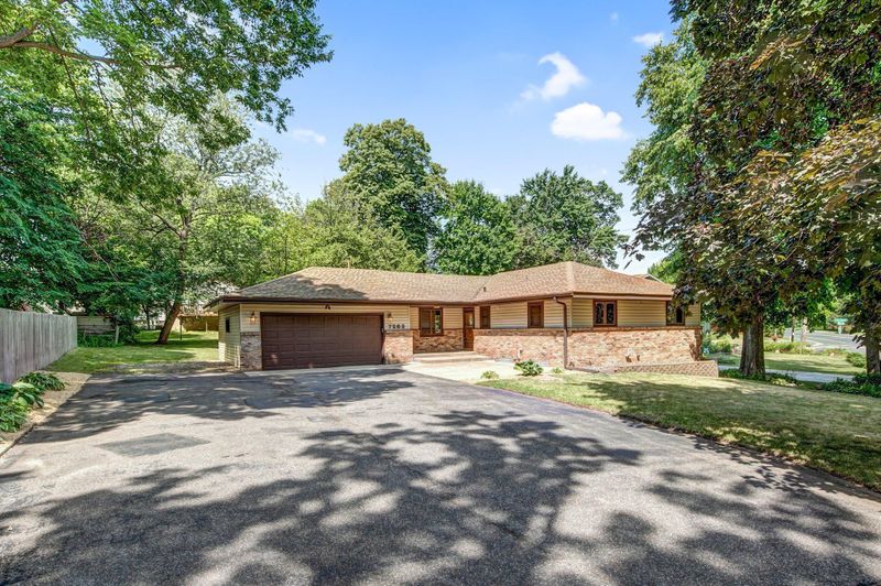 7263 E Fish Lake Rd, Maple Grove, MN 55311