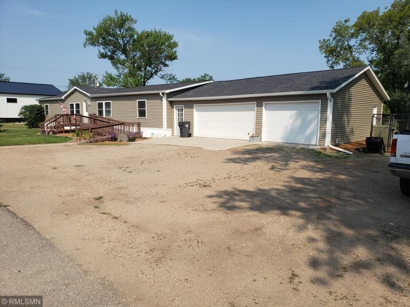 107 1st St, Donnelly, MN 56235
