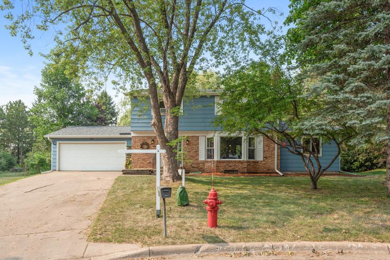 3891 Hill Ave, White Bear Lake, MN 55110
