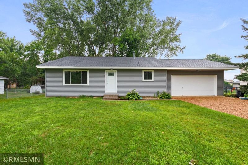 213 Candy Ave SE, Isanti, MN 55040
