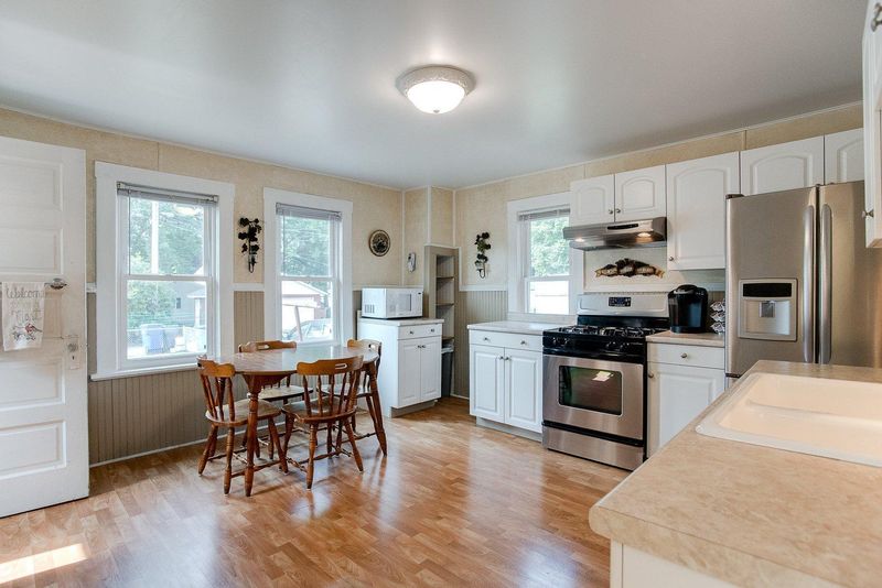 962 Cook Ave E, Saint Paul, MN 55106