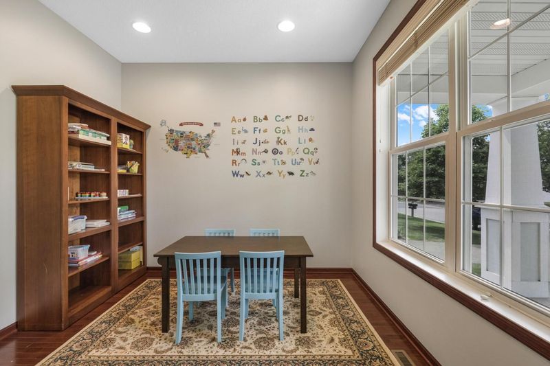 10495 Kilbirnie Rd, Woodbury, MN 55129