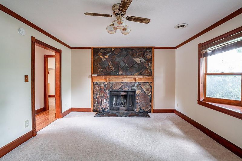 415 Minnesota Ave, Roseville, MN 55113