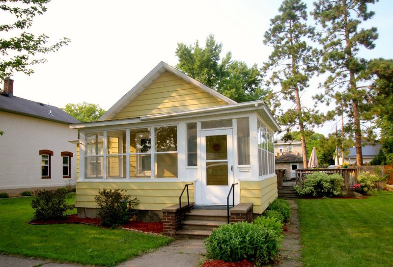 114 E 11th St, Winona, MN 55987