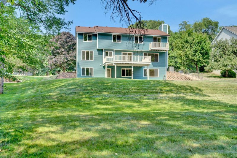 2530 Mcmenemy St, Little Canada, MN 55117