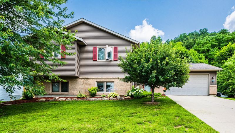 8870 Rollin Sunset Dr, Winona, MN 55987