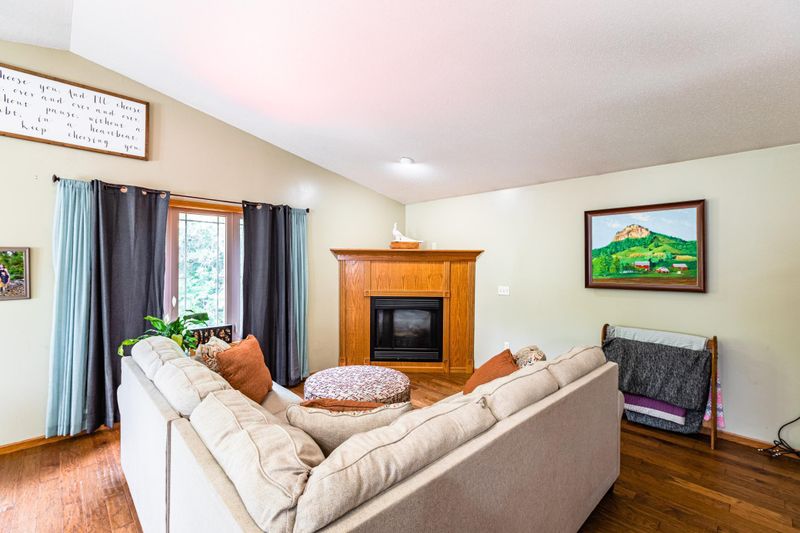 8870 Rollin Sunset Dr, Winona, MN 55987