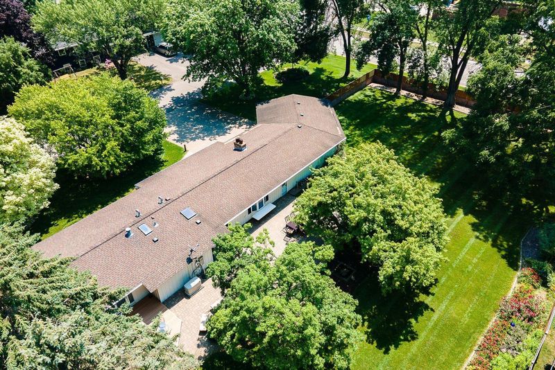 2264 Cape Cod Pl, Minnetonka, MN 55305