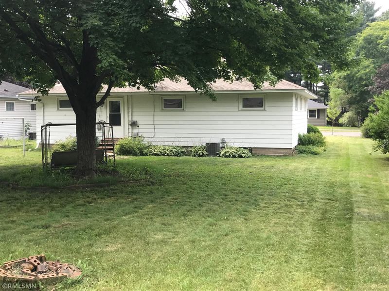 2621 Fairfax St, Eau Claire, WI 54701