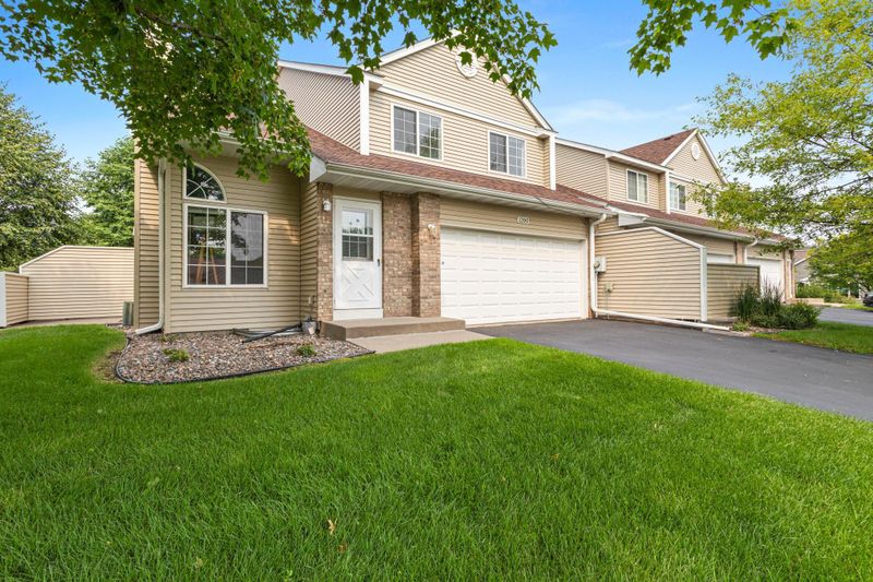 1200 Black Oak Dr, New Brighton, MN 55112