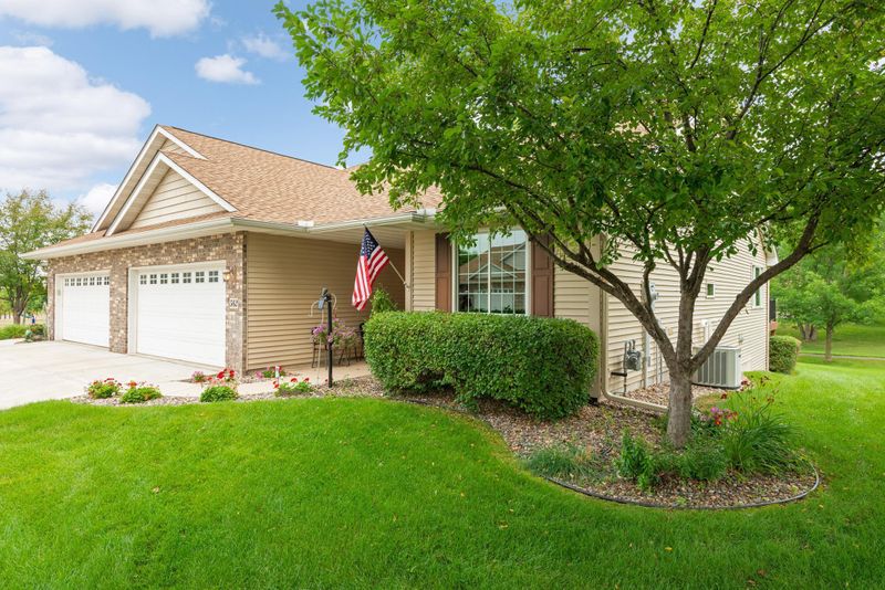 562 Marmik Cir, Hastings, MN 55033