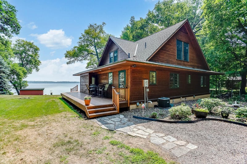 7022 Pilger Ave NW, Annandale, MN 55302