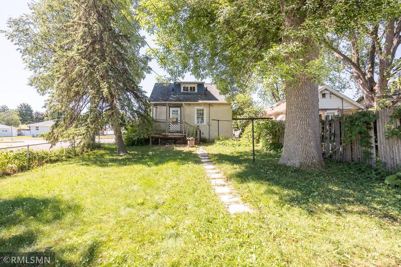 1895 Reaney Ave E, Saint Paul, MN 55119