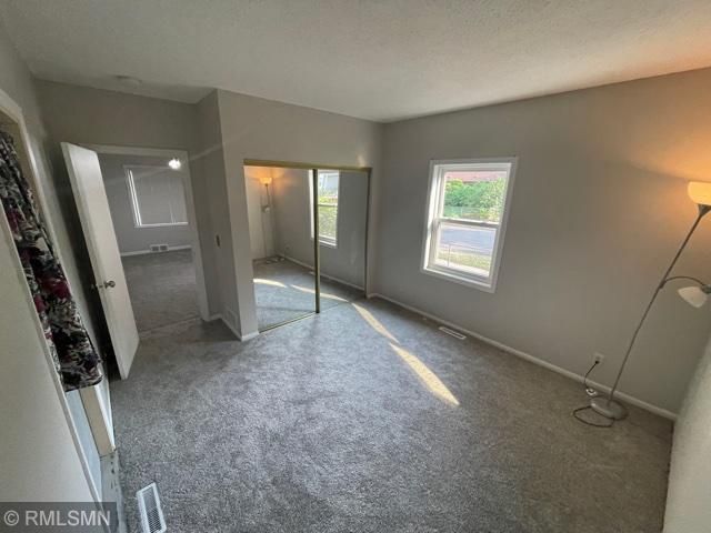 225 Robie St E, Saint Paul, MN 55107