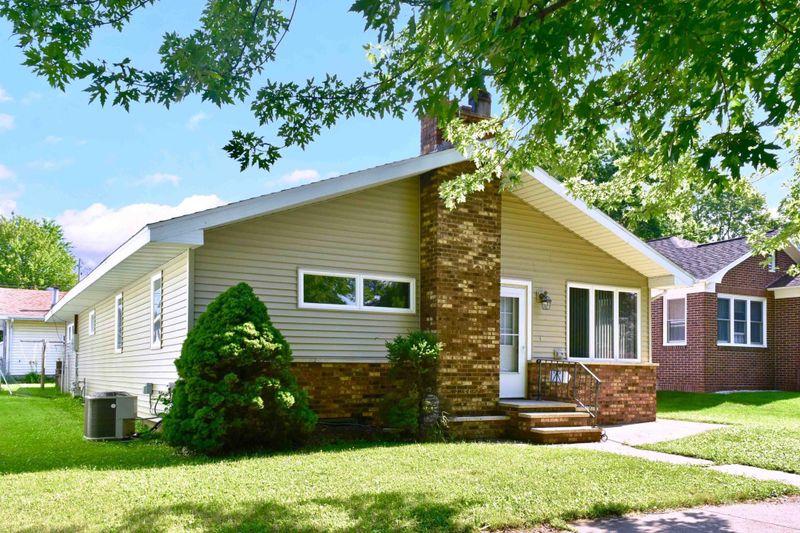 562 E 3rd St, Winona, MN 55987