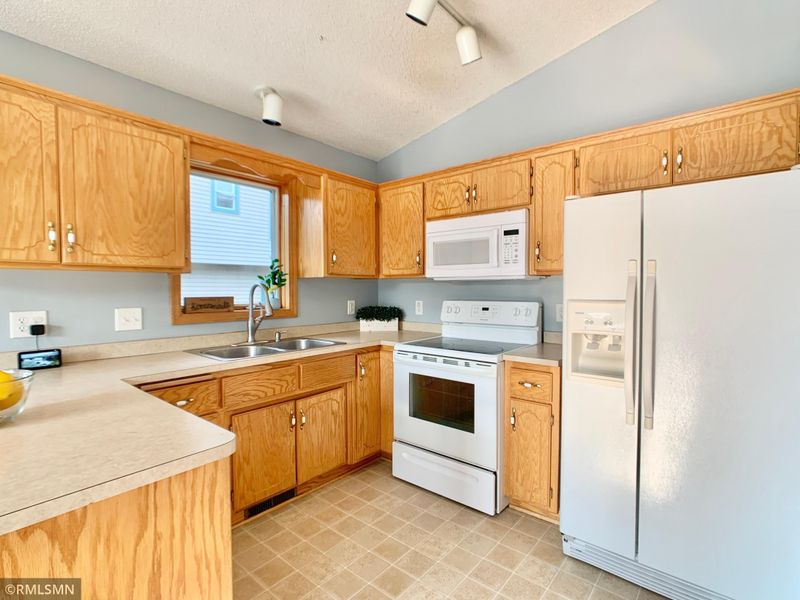 861 Desoto St, Saint Paul, MN 55130