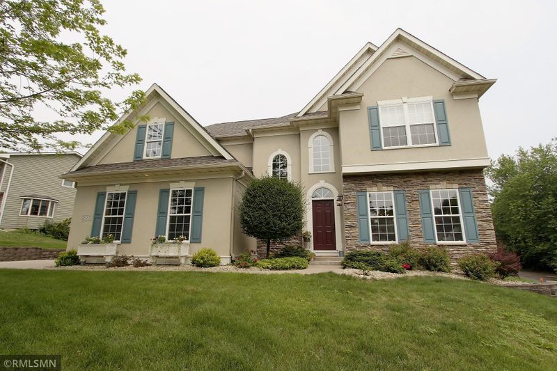 2357 Clover Ln, Red Wing, MN 55066