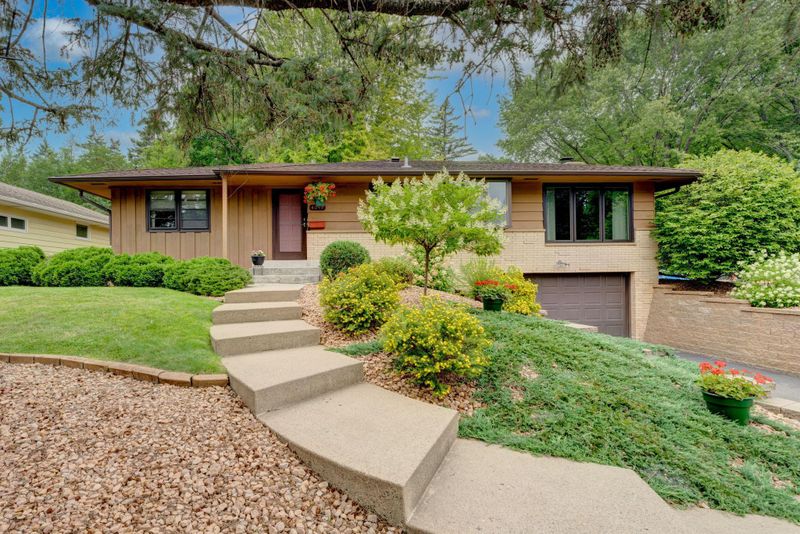 4049 Jersey Ave N, Minneapolis, MN 55427