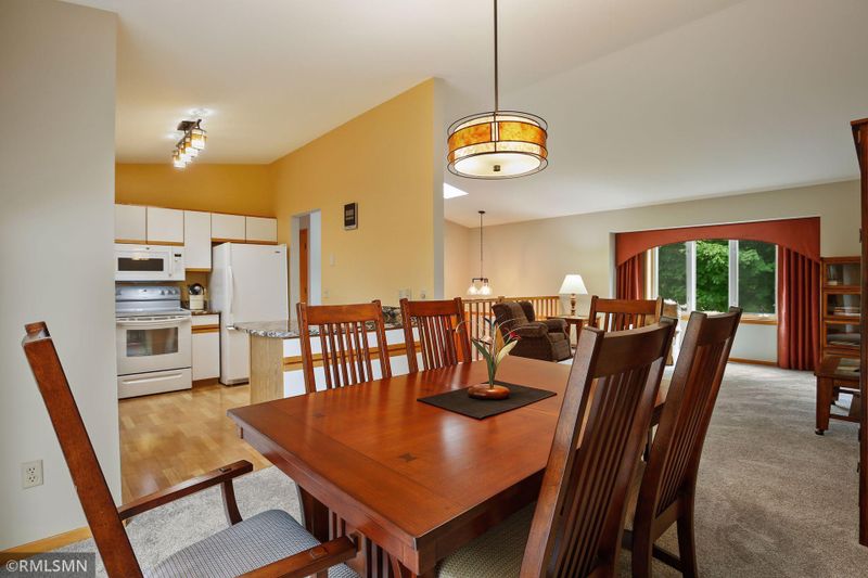 4460 Hamilton Dr, Eagan, MN 55123