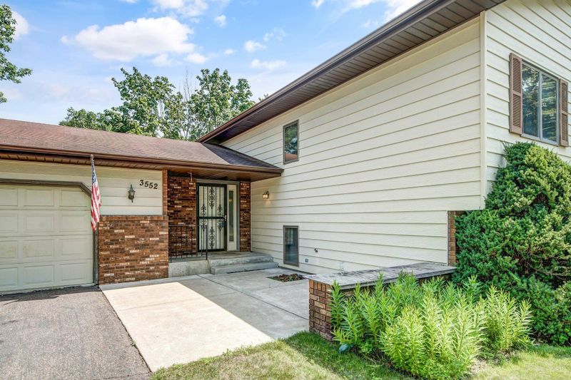 3552 Auger Ave, White Bear Lake, MN 55110
