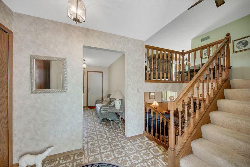 3552 Auger Ave, White Bear Lake, MN 55110