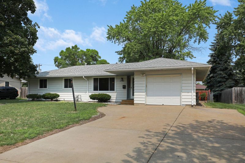 3300 65th Ave N, Brooklyn Center, MN 55429