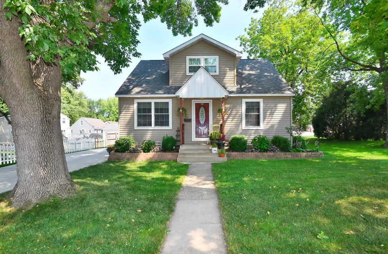 108 7th Ave NW, Waseca, MN 56093