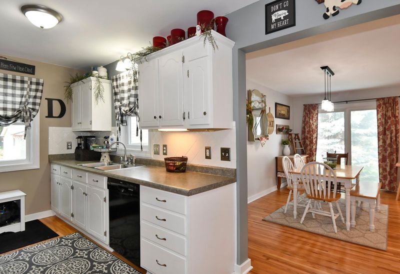 108 7th Ave NW, Waseca, MN 56093