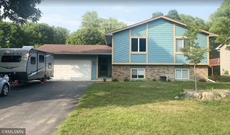 2319 Maxwell Ln, Chaska, MN 55318