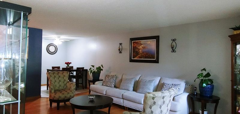 2011 E 122nd St #D2, Burnsville, MN 55337