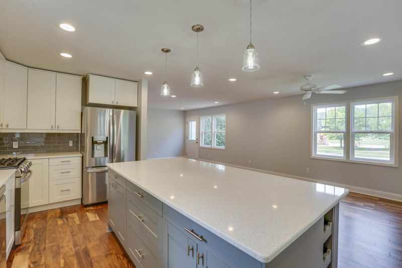 14821 Mckenzie Blvd, Minnetonka, MN 55345