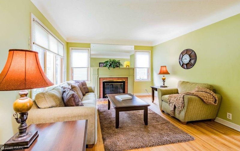 1925 Montreal Ave, Saint Paul, MN 55116