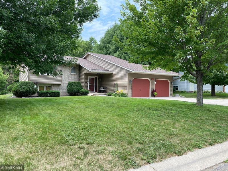 711 10th St S, Delano, MN 55328