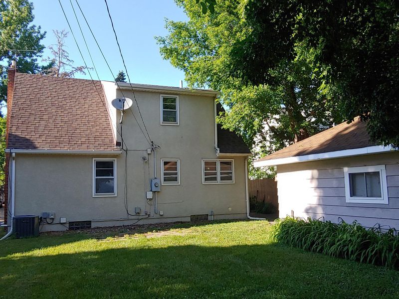 2010 Bush Ave E, Saint Paul, MN 55119