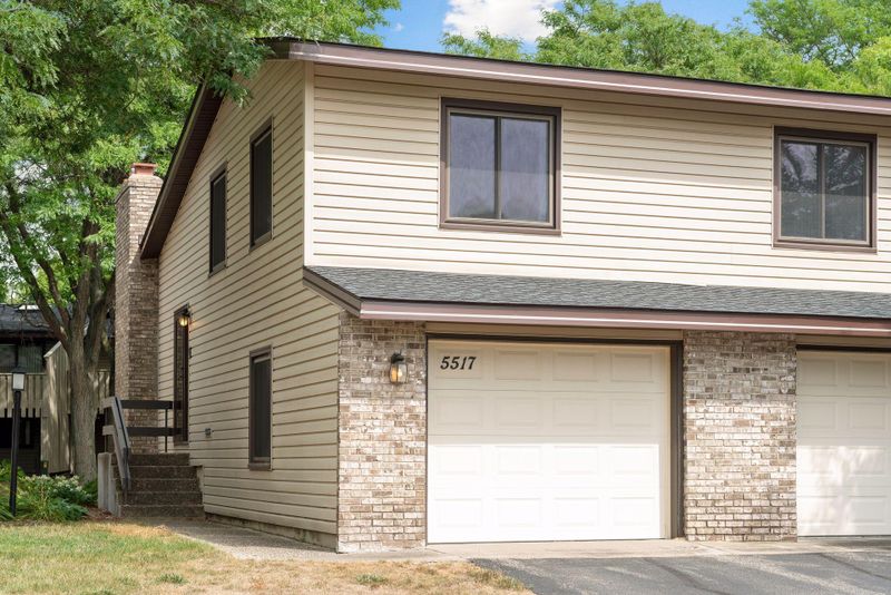 5517 Hyland Courts Dr, Bloomington, MN 55437