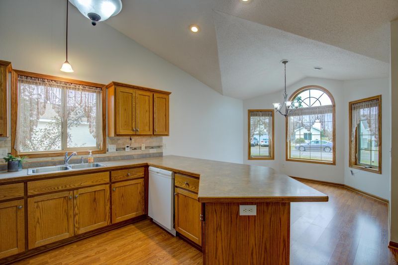 1162 Willow Run Ct, Waite Park, MN 56387
