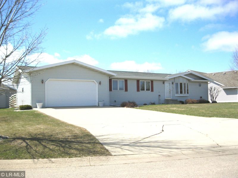 107 E Oriole Dr, Fergus Falls, MN 56537