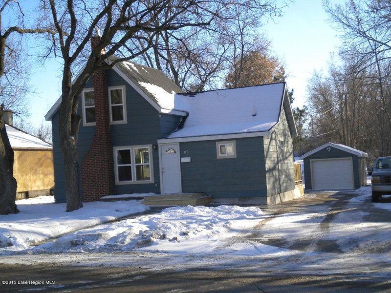 318 E Fir Ave, Fergus Falls, MN 56537