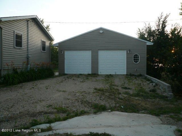 1052 S Otter Ave, Parkers Prairie, MN 56361