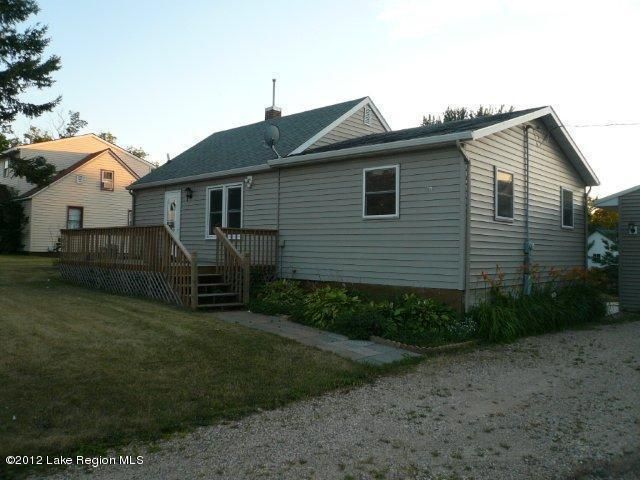 1052 S Otter Ave, Parkers Prairie, MN 56361