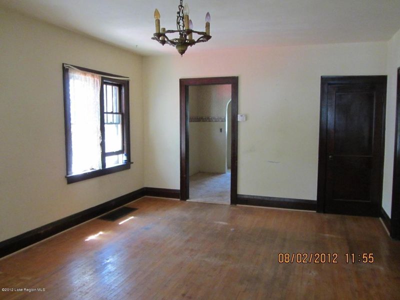 617 N Vine St, Fergus Falls, MN 56537