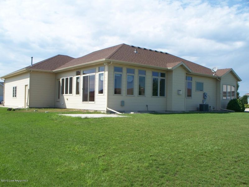 4402 4th St S, Moorhead, MN 56560