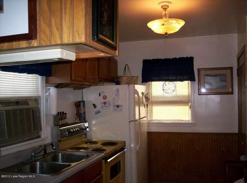 12 1st Ave NW, Elbow Lake, MN 56531