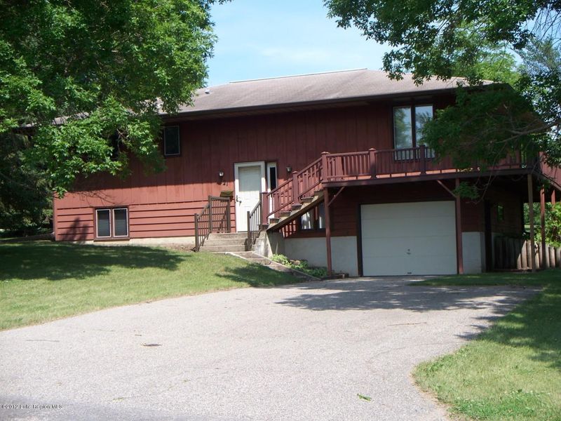121 SE 4th St, Rothsay, MN 56579