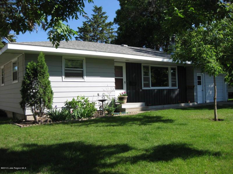 304 NE 2nd Ave, Perham, MN 56573