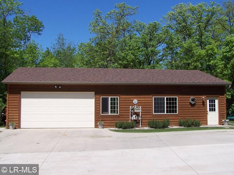 1332 Diversion Dr, Fergus Falls, MN 56537