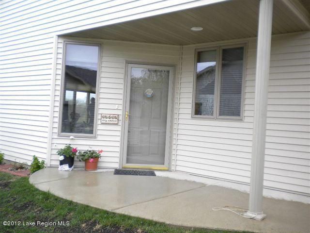 325 W St Charles Ave, Fergus Falls, MN 56537