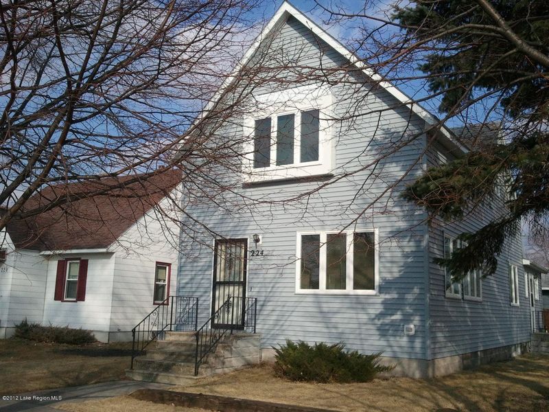 224 3rd St SE, Barnesville, MN 56514