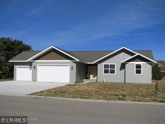608 NW 14th St, Perham, MN 56573